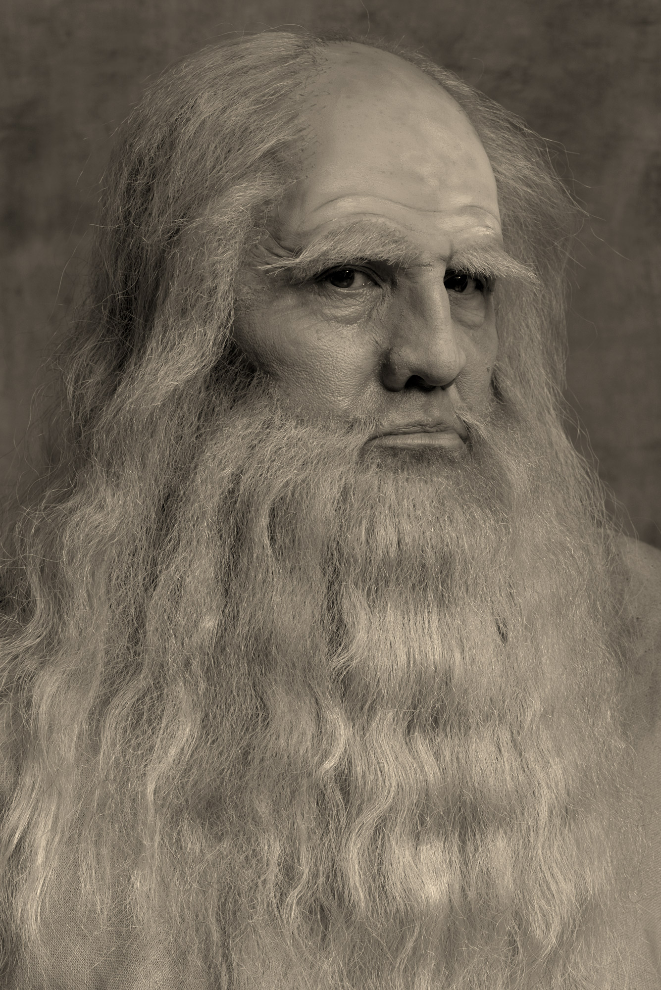 15902